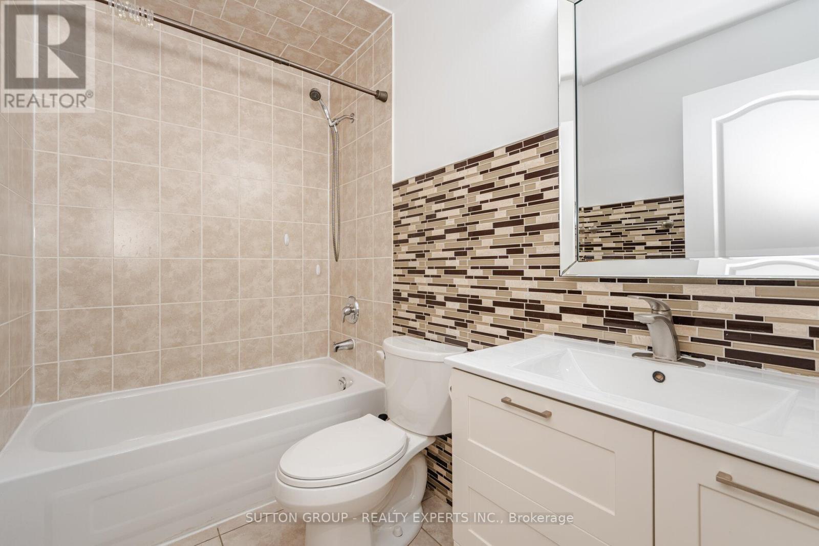 7186 Triumph Lane, Mississauga, ON - Indoor Photo Showing Bathroom