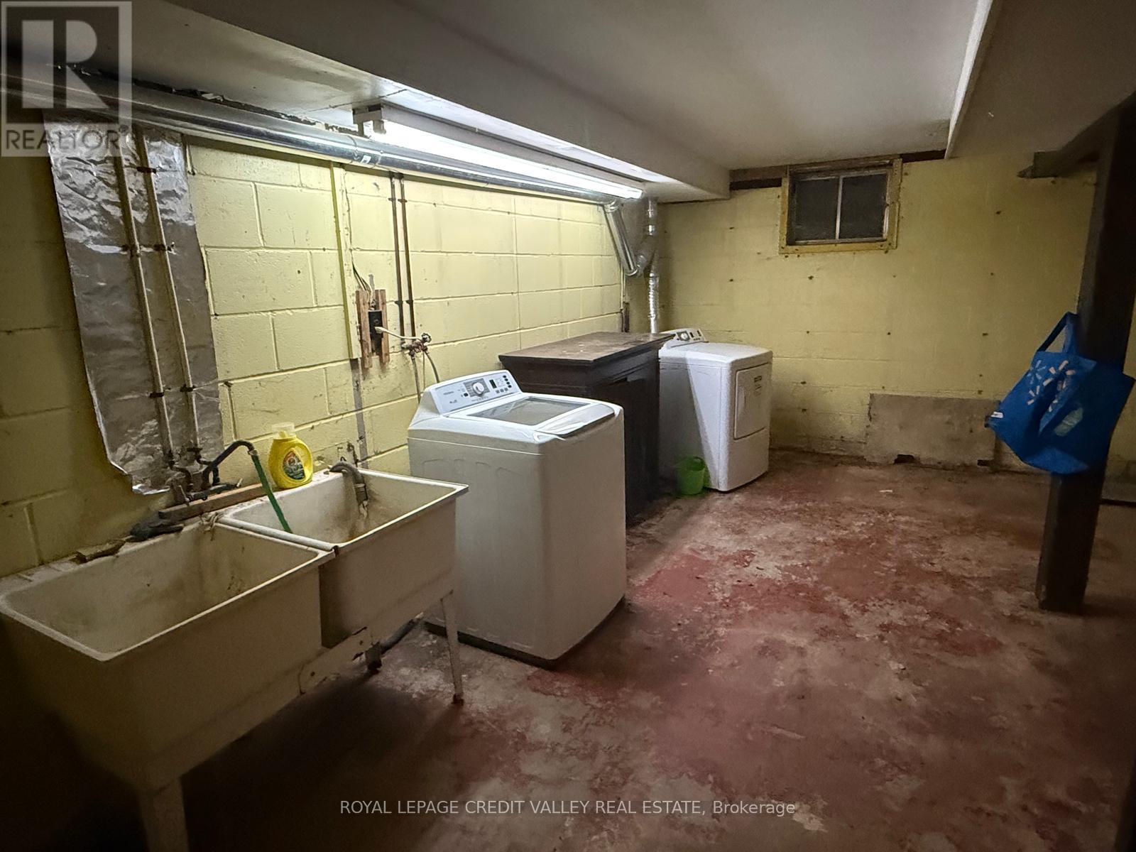 9627 Mississauga Road, Brampton, ON - Indoor Photo Showing Laundry Room