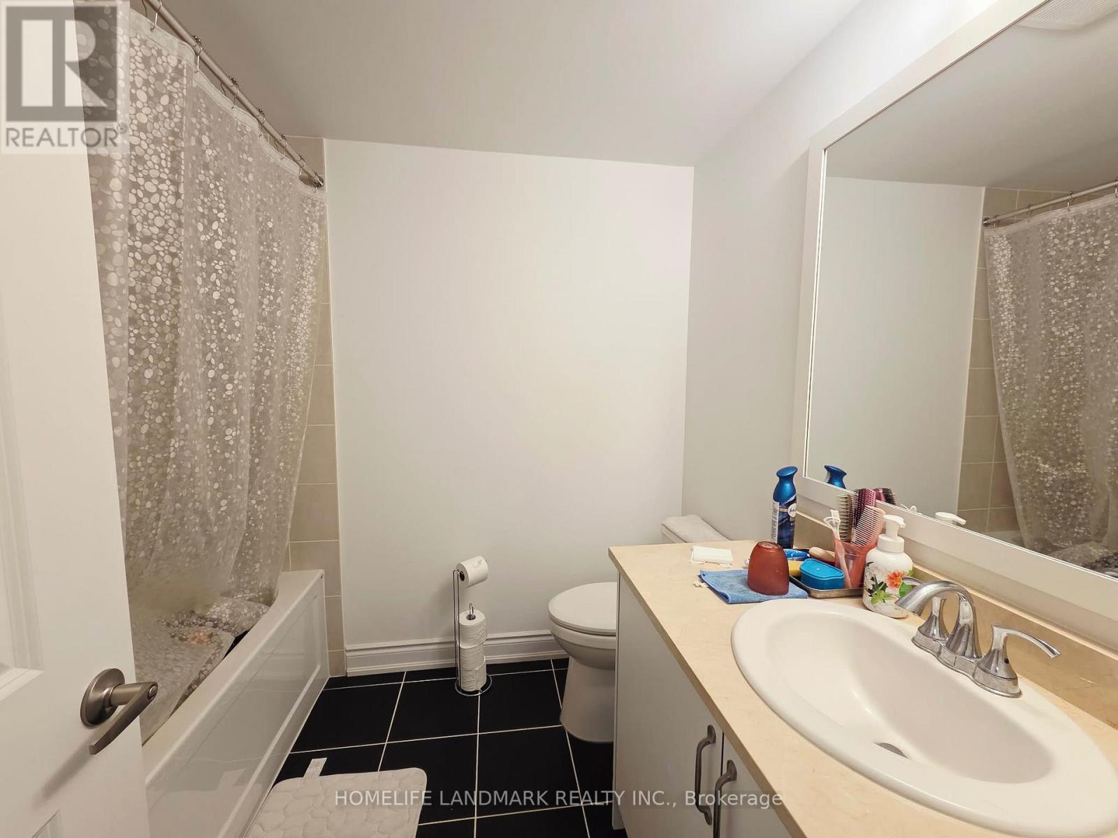 120 - 35 Lunar Crescent, Mississauga, ON - Indoor Photo Showing Bathroom