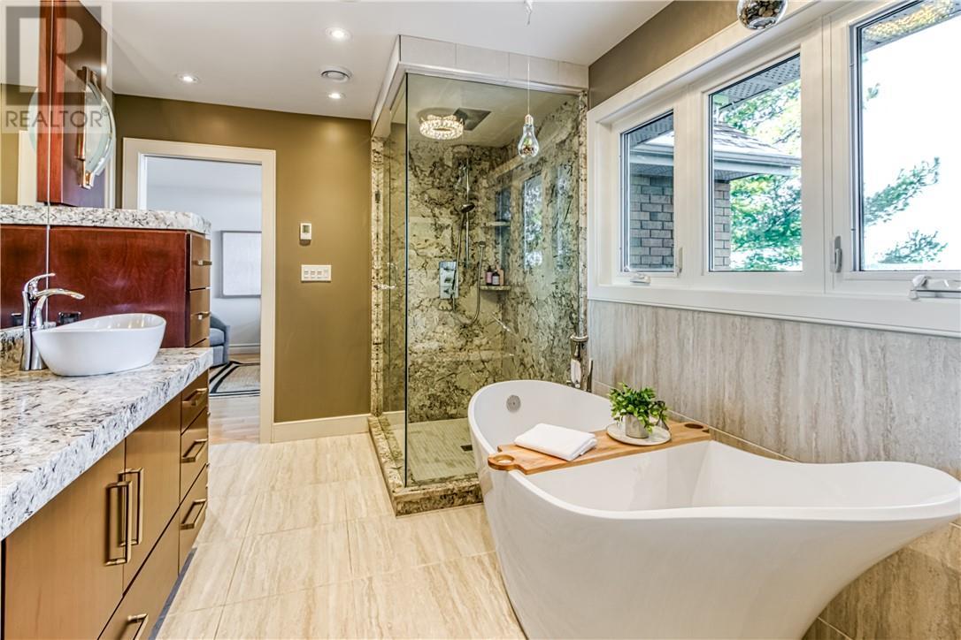 340 Maki Avenue, Sudbury, ON - Indoor Photo Showing Bathroom