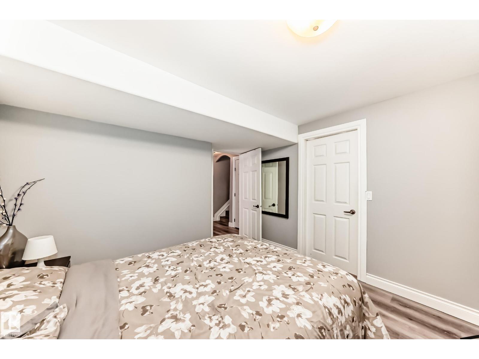 5819 Sutter Pl Nw, Edmonton, AB - Indoor Photo Showing Bedroom