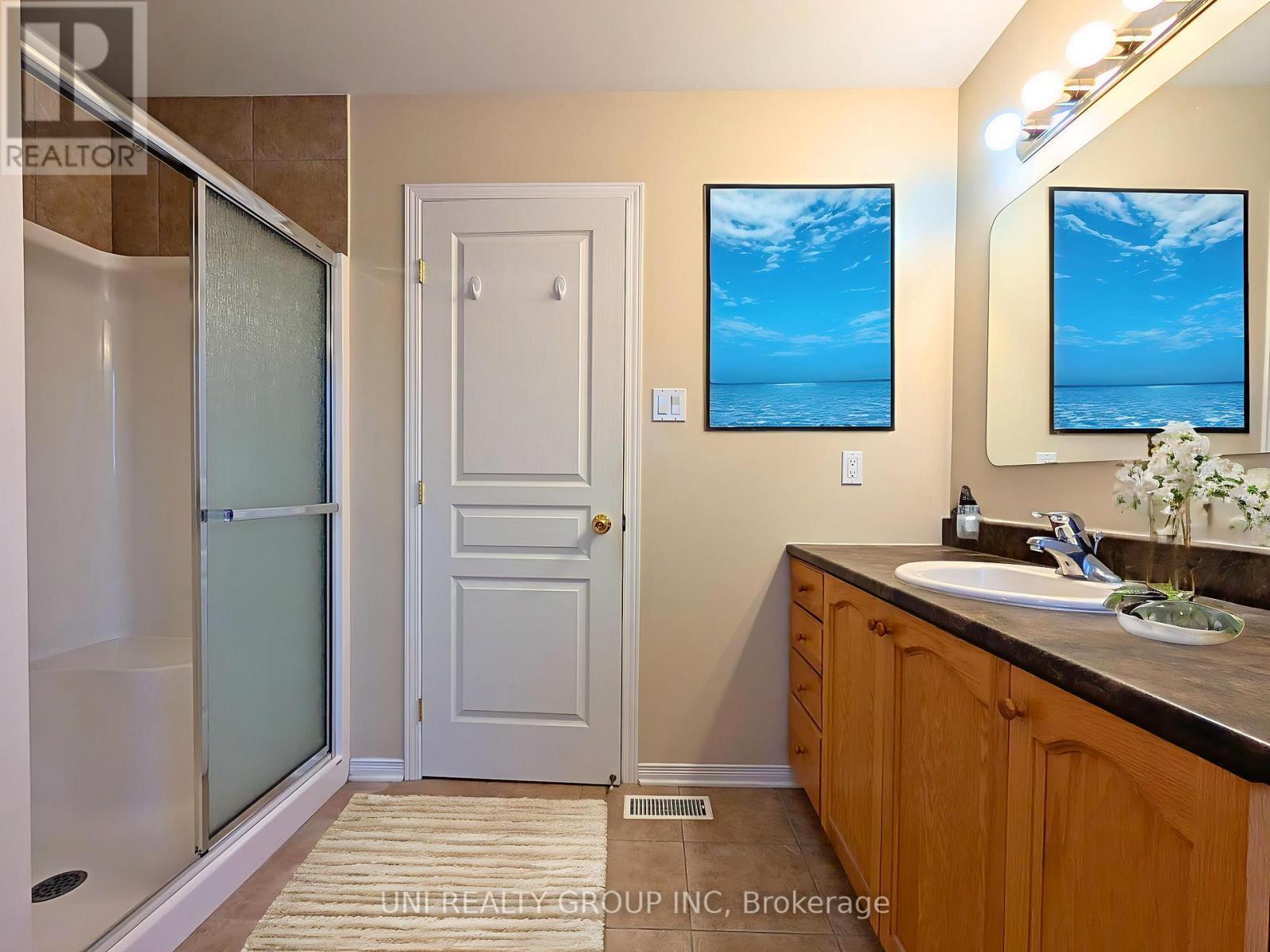 105 Cheyenne Way, Ottawa, ON - Indoor Photo Showing Bathroom