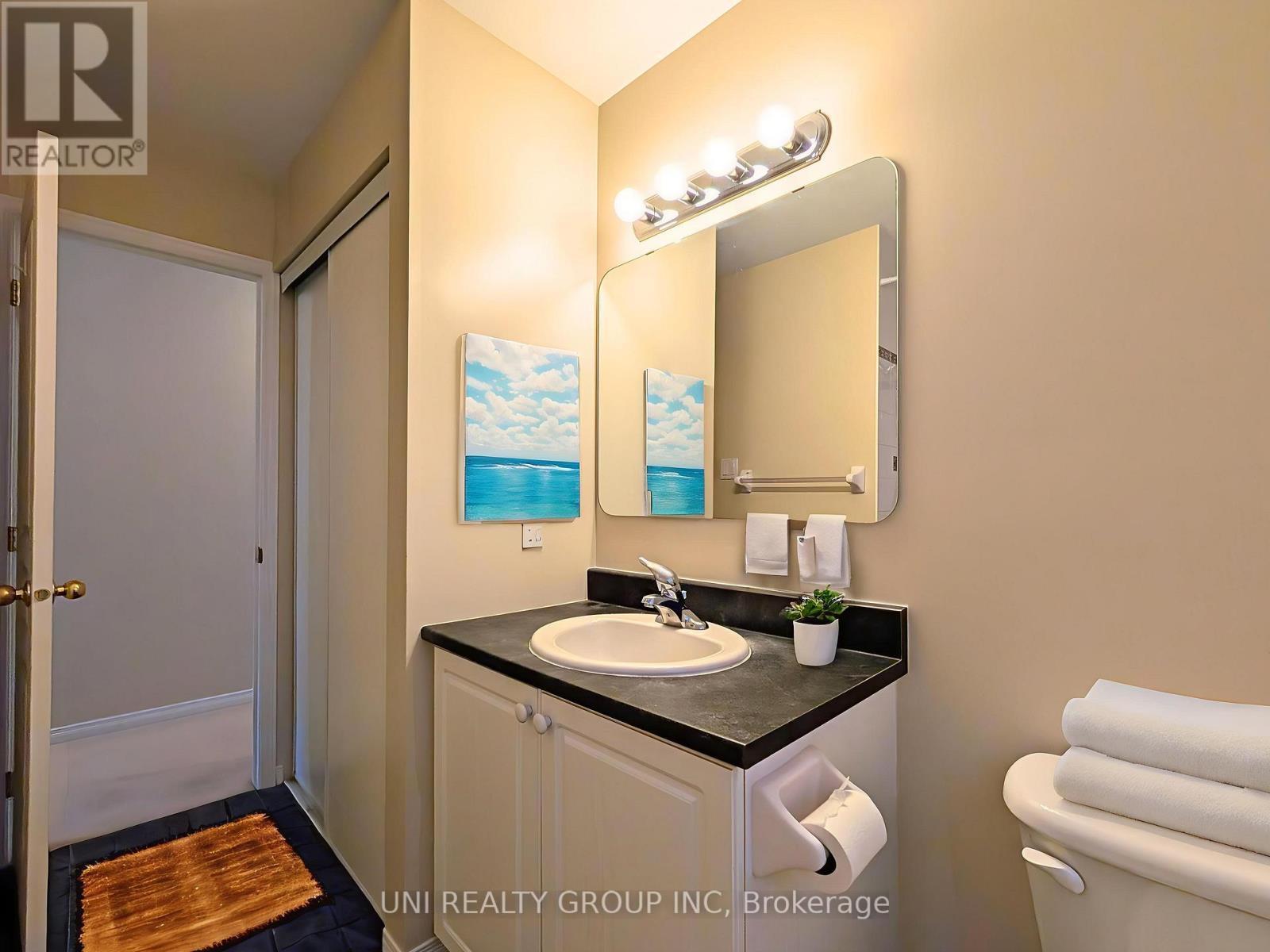 105 Cheyenne Way, Ottawa, ON - Indoor Photo Showing Bathroom