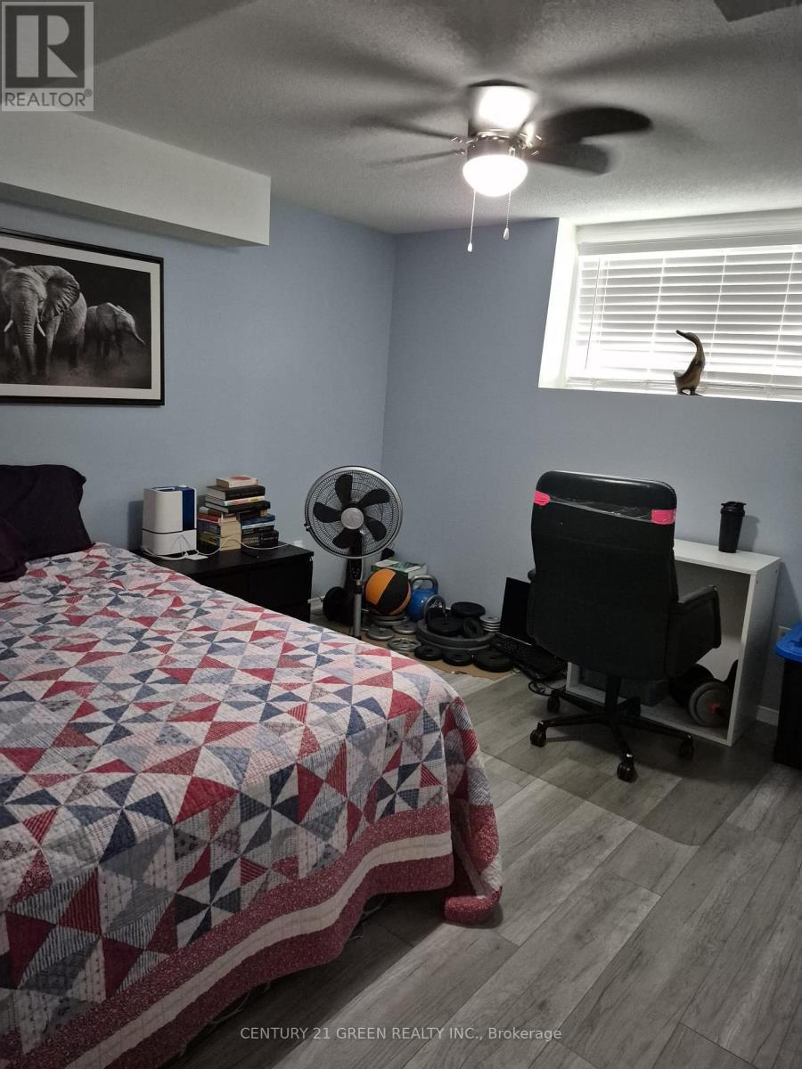 55 Cashel Crescent, Brantford, ON - Indoor Photo Showing Bedroom