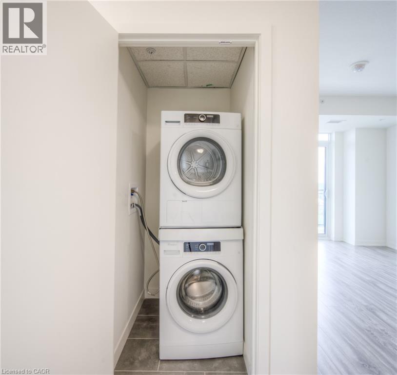 128 King Street N Unit# 1502, Waterloo, ON - Indoor Photo Showing Laundry Room