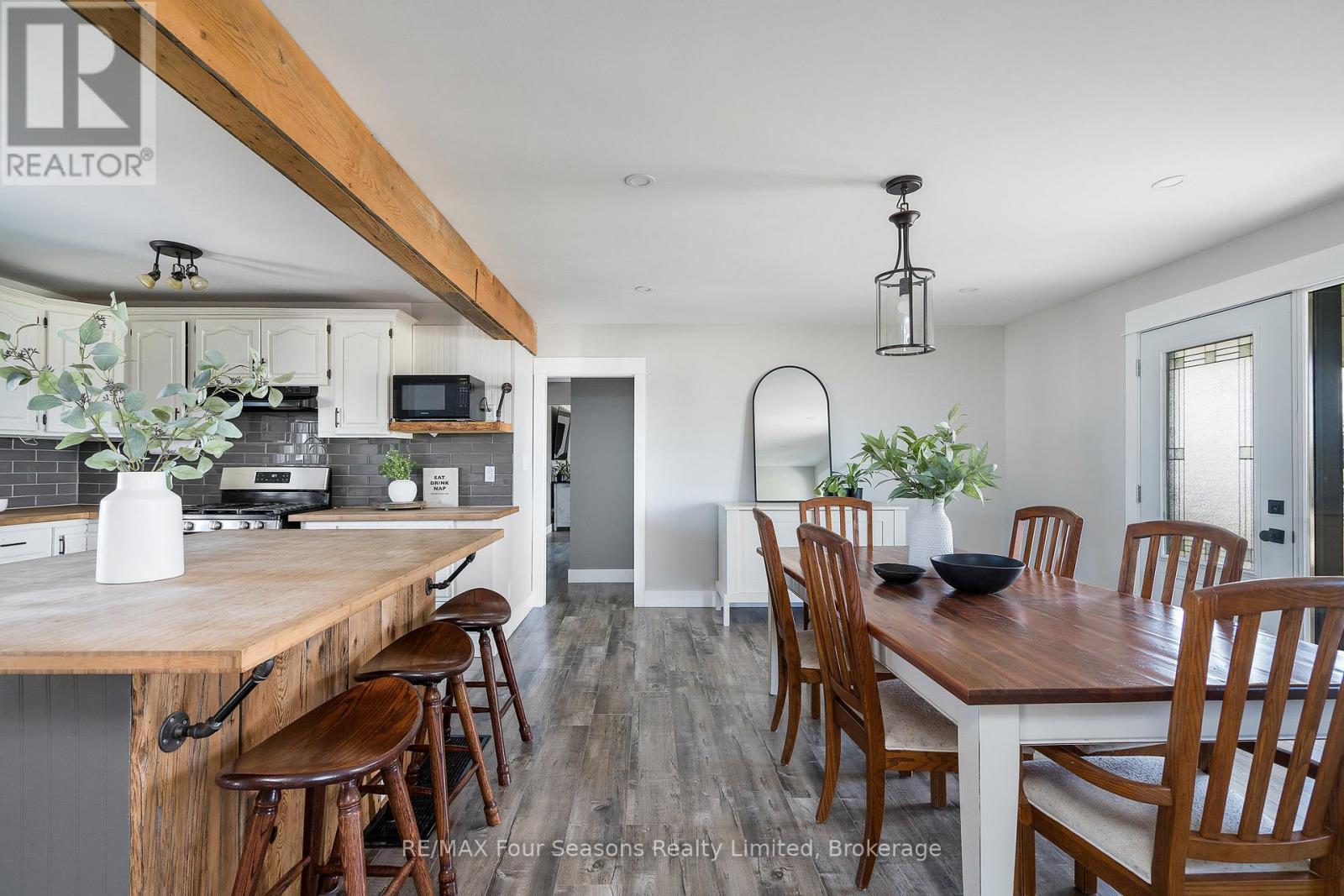 475 Lyons Court, Wasaga Beach, ON - Indoor Photo Showing Dining Room