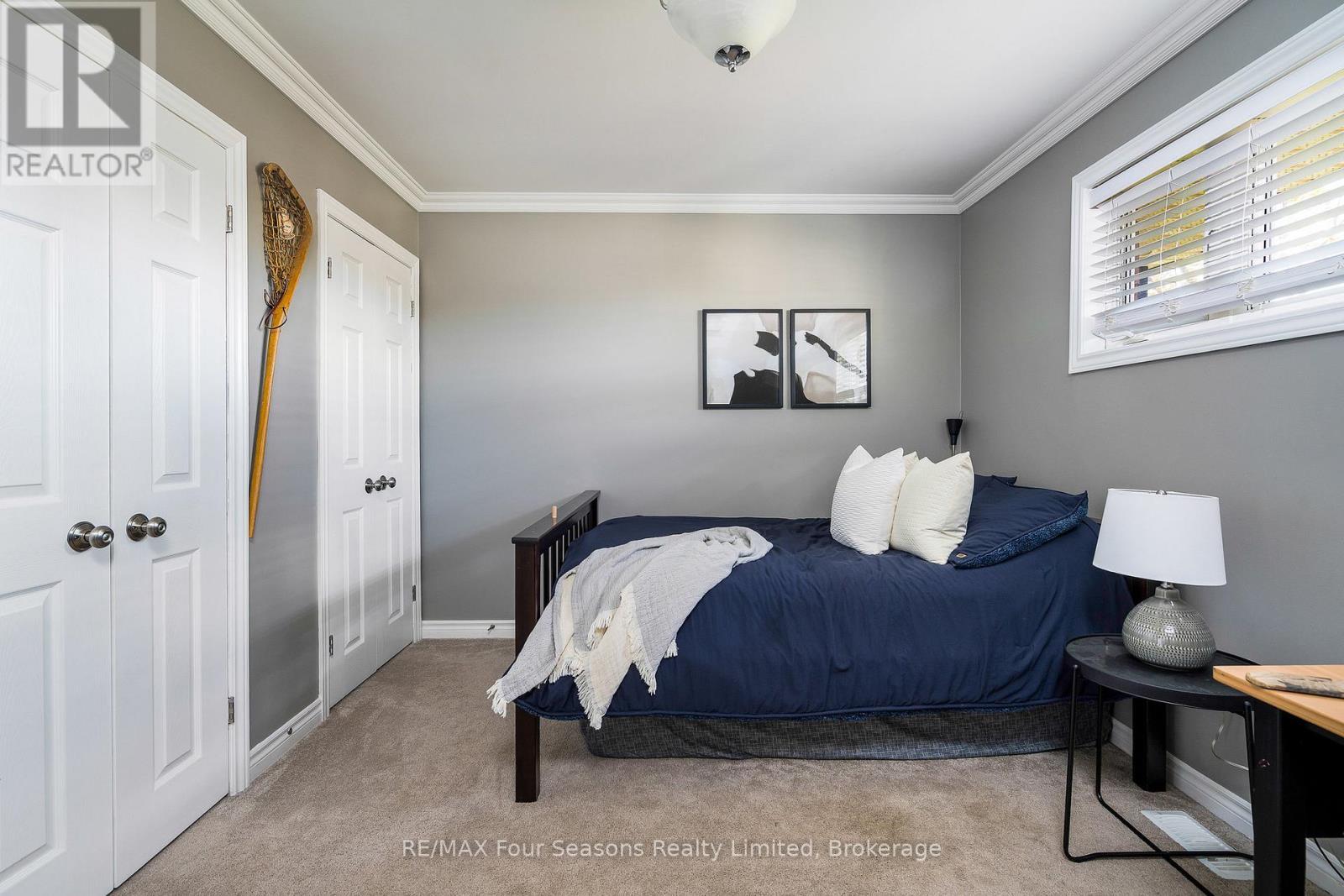 475 Lyons Court, Wasaga Beach, ON - Indoor Photo Showing Bedroom