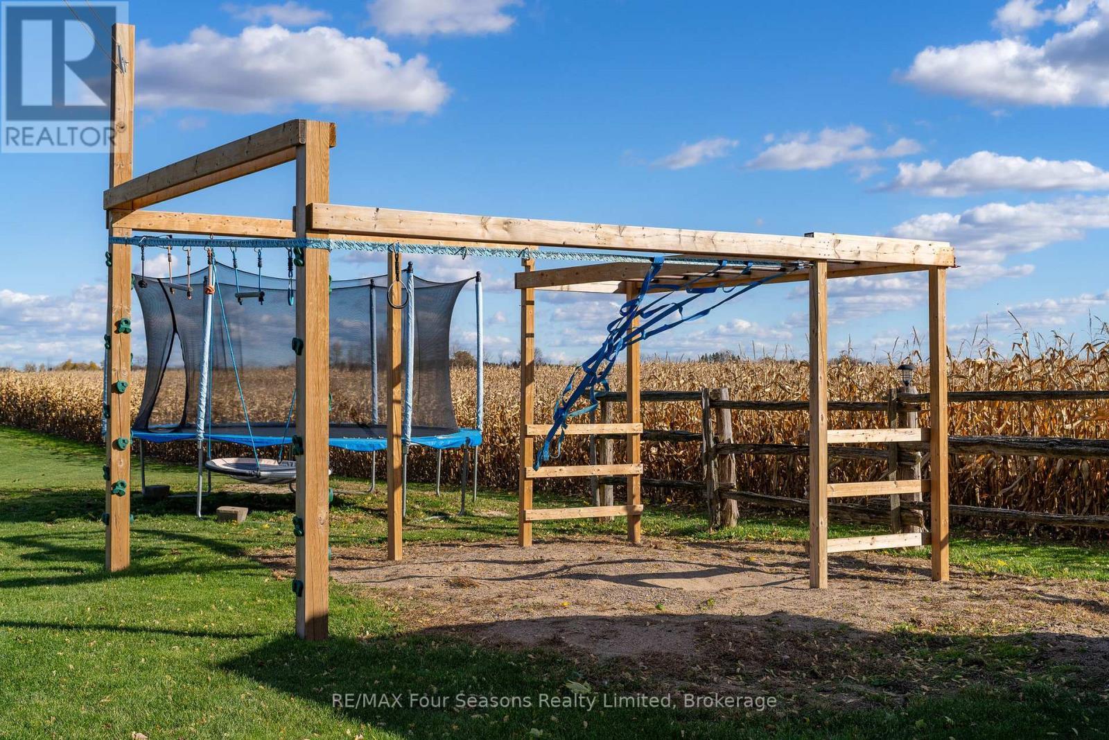 475 Lyons Court, Wasaga Beach, ON - Outdoor