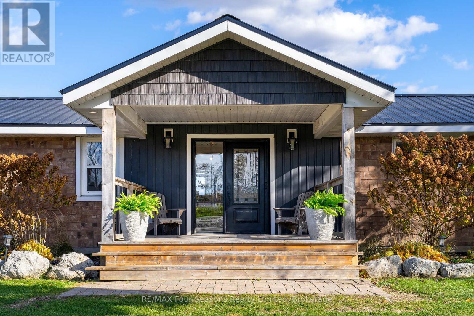 475 Lyons Court, Wasaga Beach, ON - Outdoor With Deck Patio Veranda