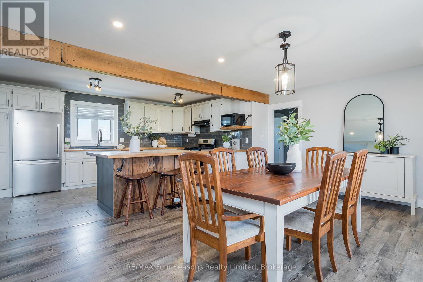 475 Lyons Court, Wasaga Beach, ON - Indoor Photo Showing Dining Room