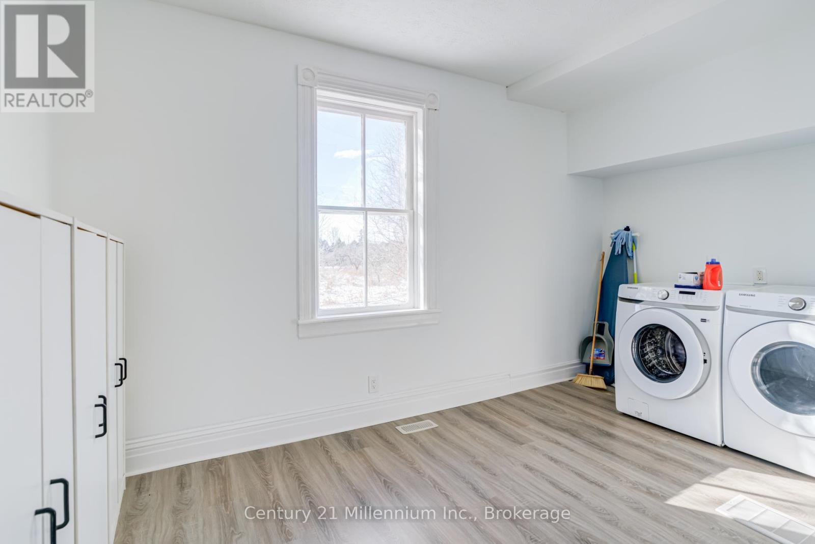 303240 33 Side Road, Meaford, ON - Indoor Photo Showing Laundry Room