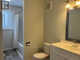 Bathroom - 587317 9Th Side Road, Blue Mountains, ON - Indoor Photo Showing Bathroom