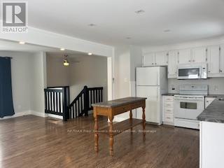 587317 9Th Side Road, Blue Mountains, ON - Indoor Photo Showing Kitchen