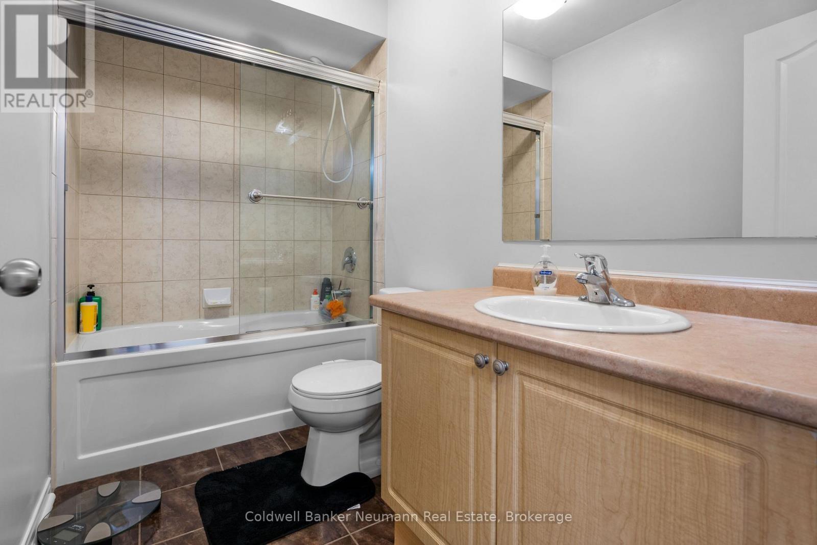 71 - 1035 Victoria Road S, Guelph (Kortright East), ON - Indoor Photo Showing Bathroom