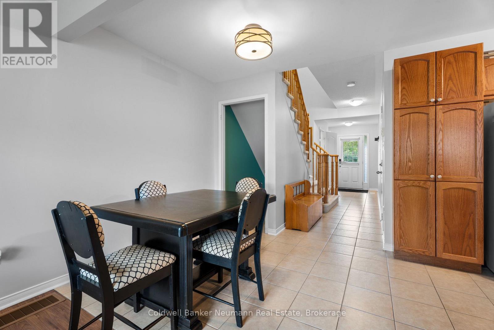 71 - 1035 Victoria Road S, Guelph (Kortright East), ON - Indoor Photo Showing Dining Room