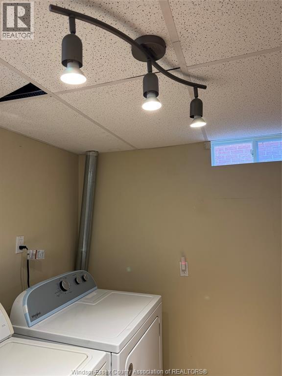 1573 Westminster Unit# Basement, Windsor, ON - Indoor Photo Showing Laundry Room