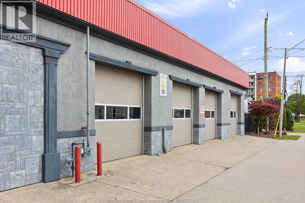 857 Howard Avenue, Windsor, ON