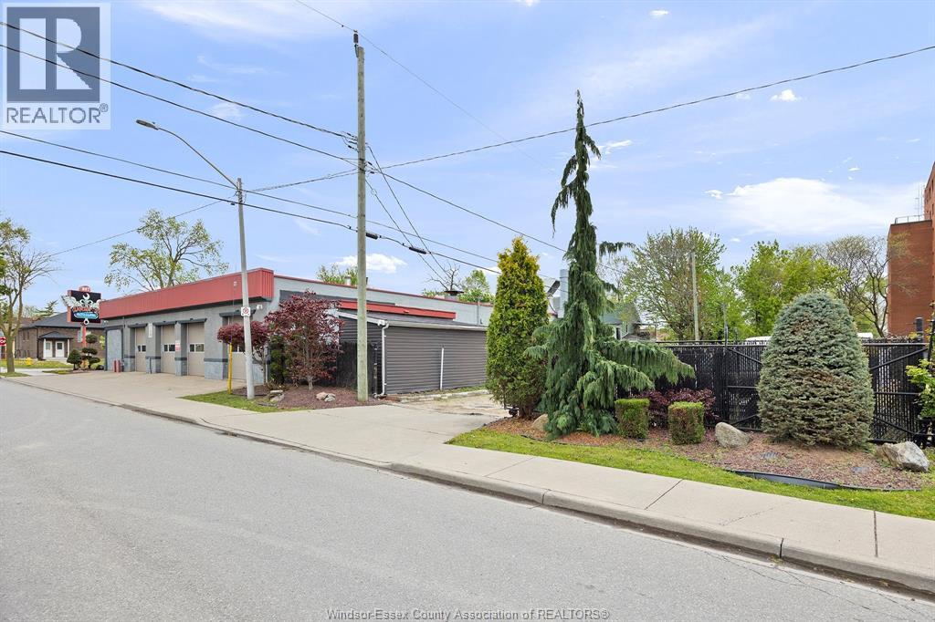 857 Howard Avenue, Windsor, ON