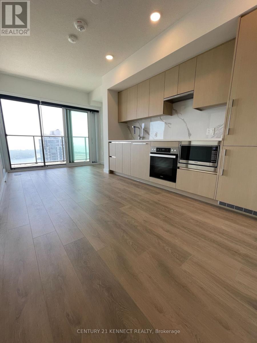 5109 - 1 Concord Cityplace Way, Toronto, ON - Indoor Photo Showing Kitchen