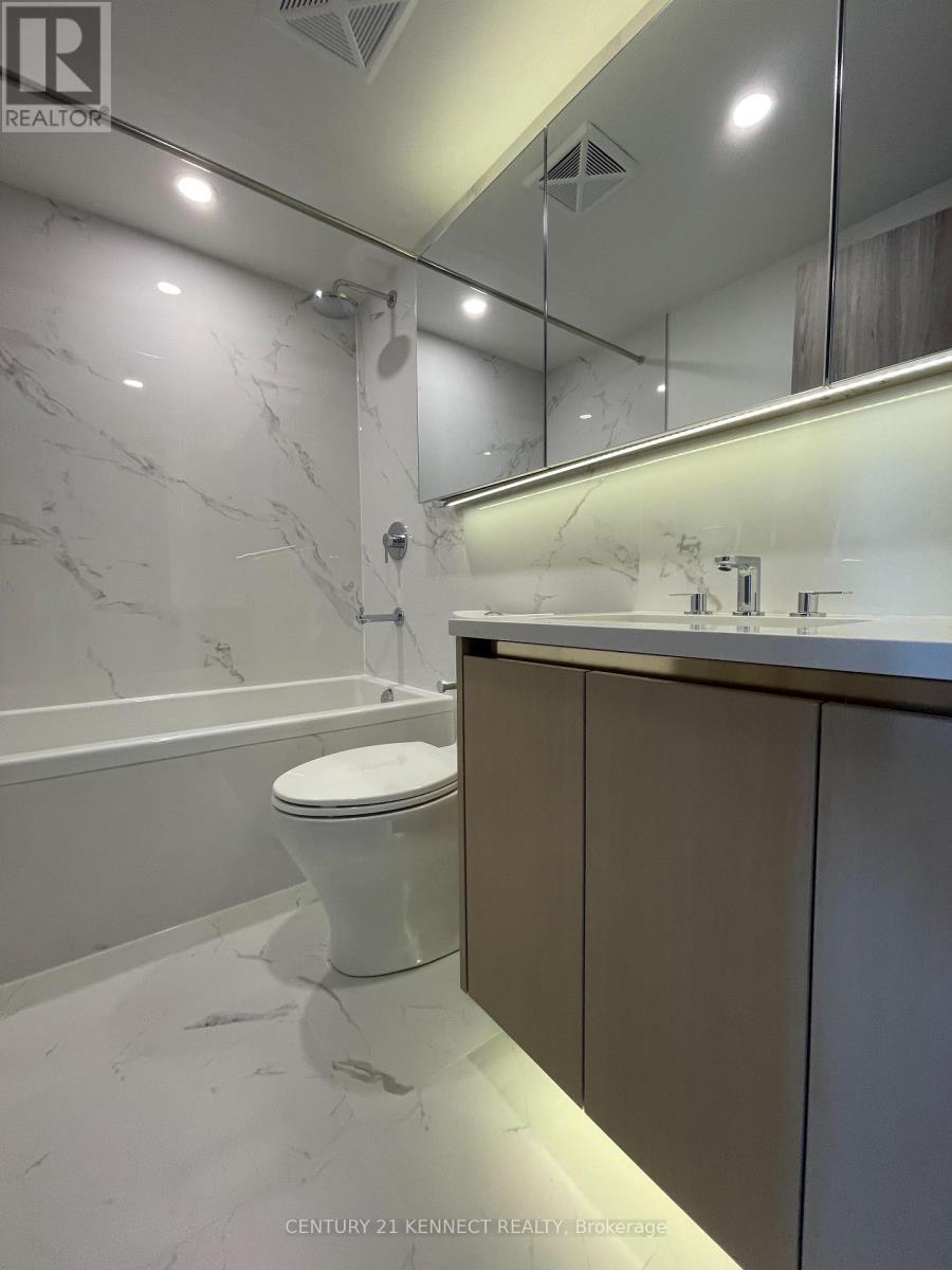 5109 - 1 Concord Cityplace Way, Toronto, ON - Indoor Photo Showing Bathroom