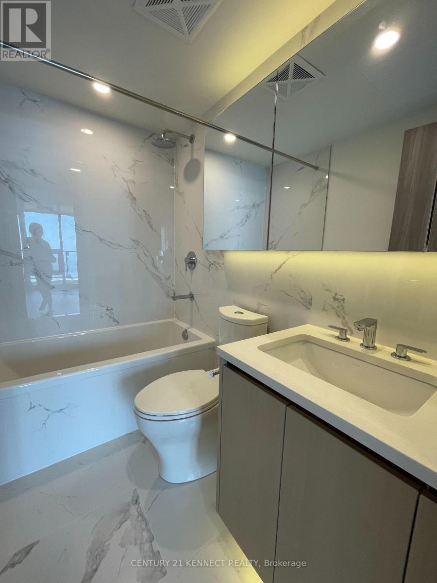 5109 - 1 Concord Cityplace Way, Toronto, ON - Indoor Photo Showing Bathroom