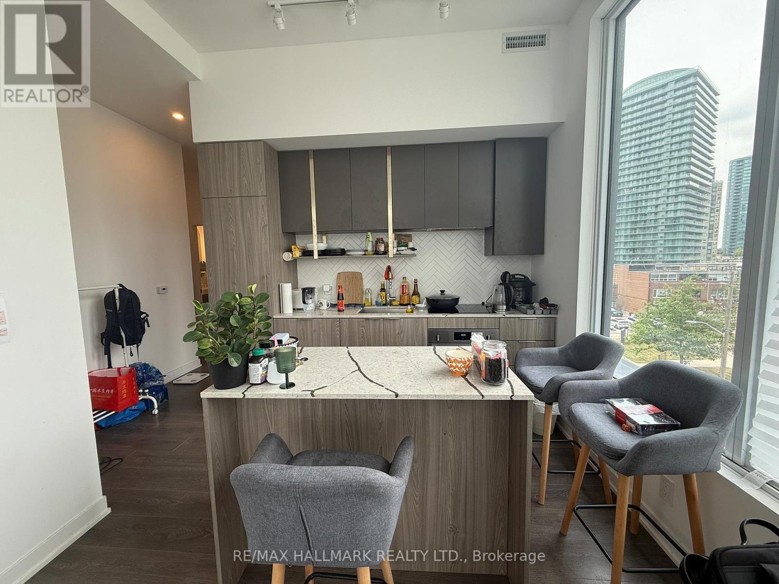 407 - 15 Holmes Avenue, Toronto, ON - Indoor