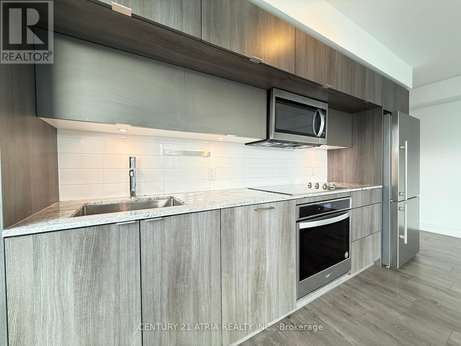 1222 - 585 Bloor Street E, Toronto, ON - Indoor Photo Showing Kitchen
