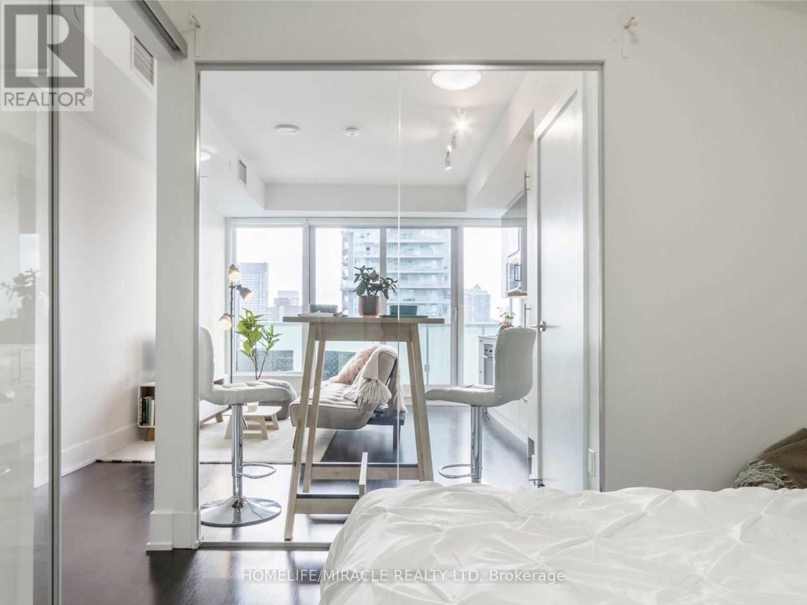 1913 - 403 Church Street, Toronto, ON - Indoor Photo Showing Bedroom