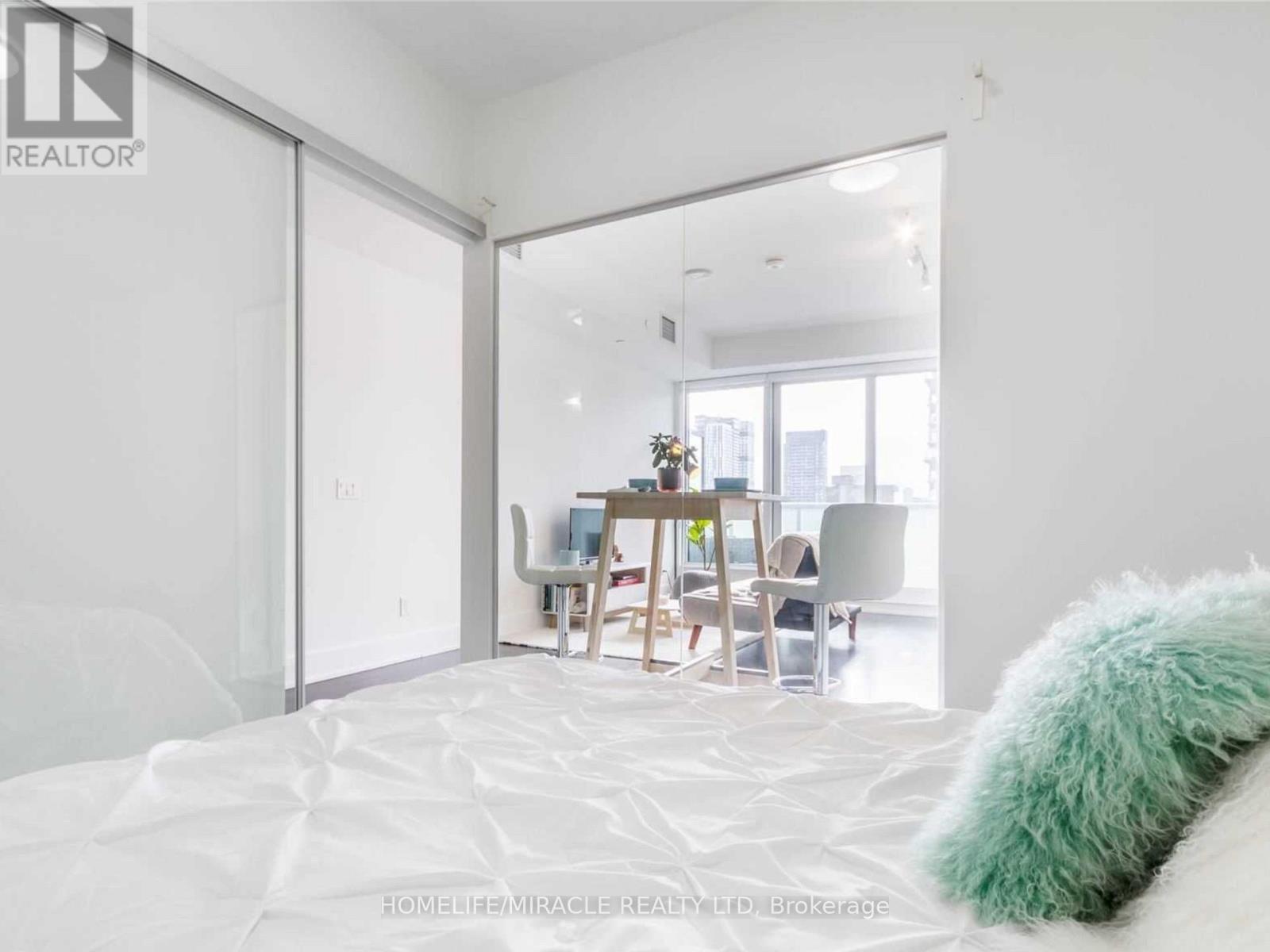 1913 - 403 Church Street, Toronto, ON - Indoor Photo Showing Other Room