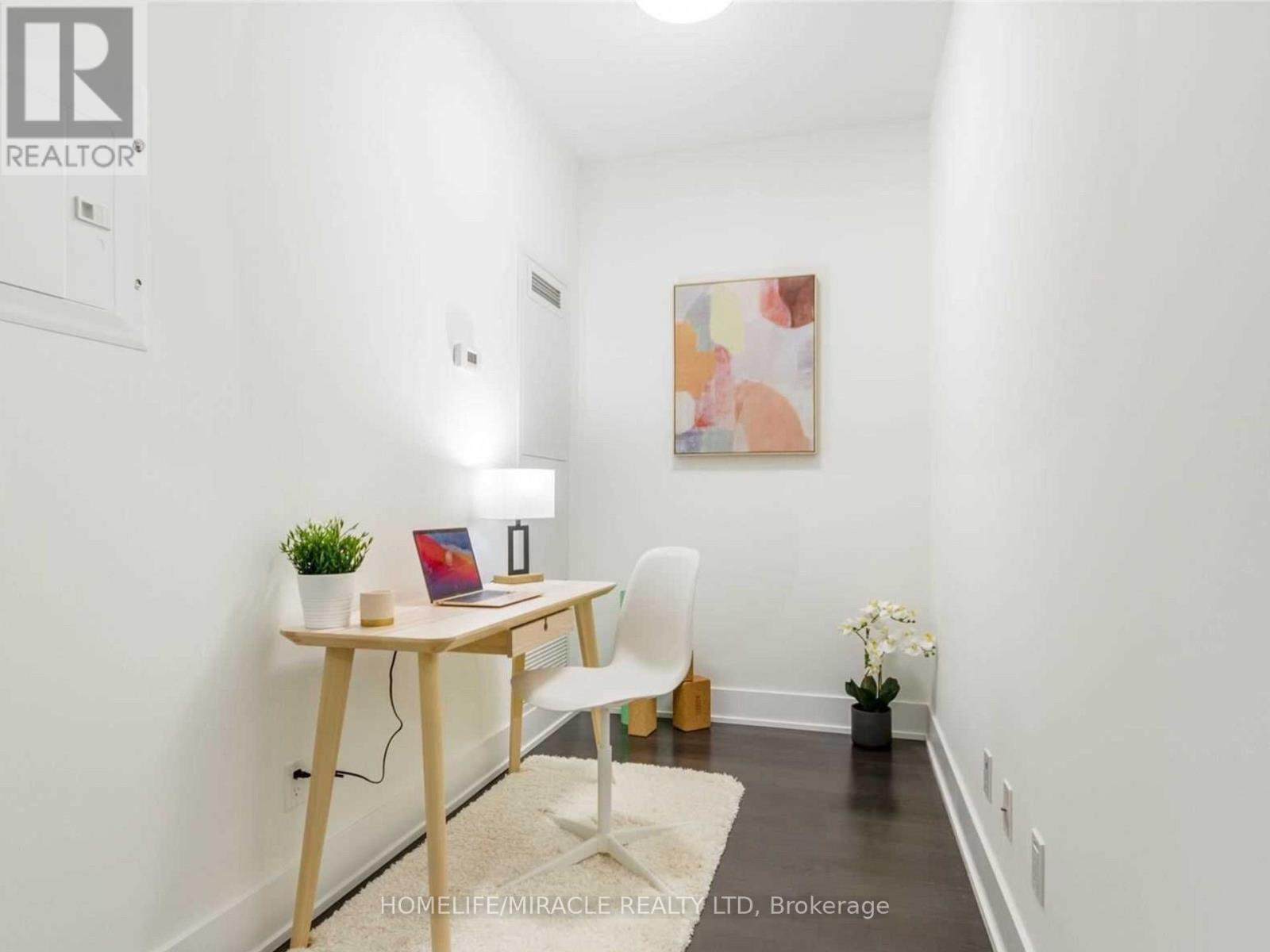 1913 - 403 Church Street, Toronto, ON - Indoor