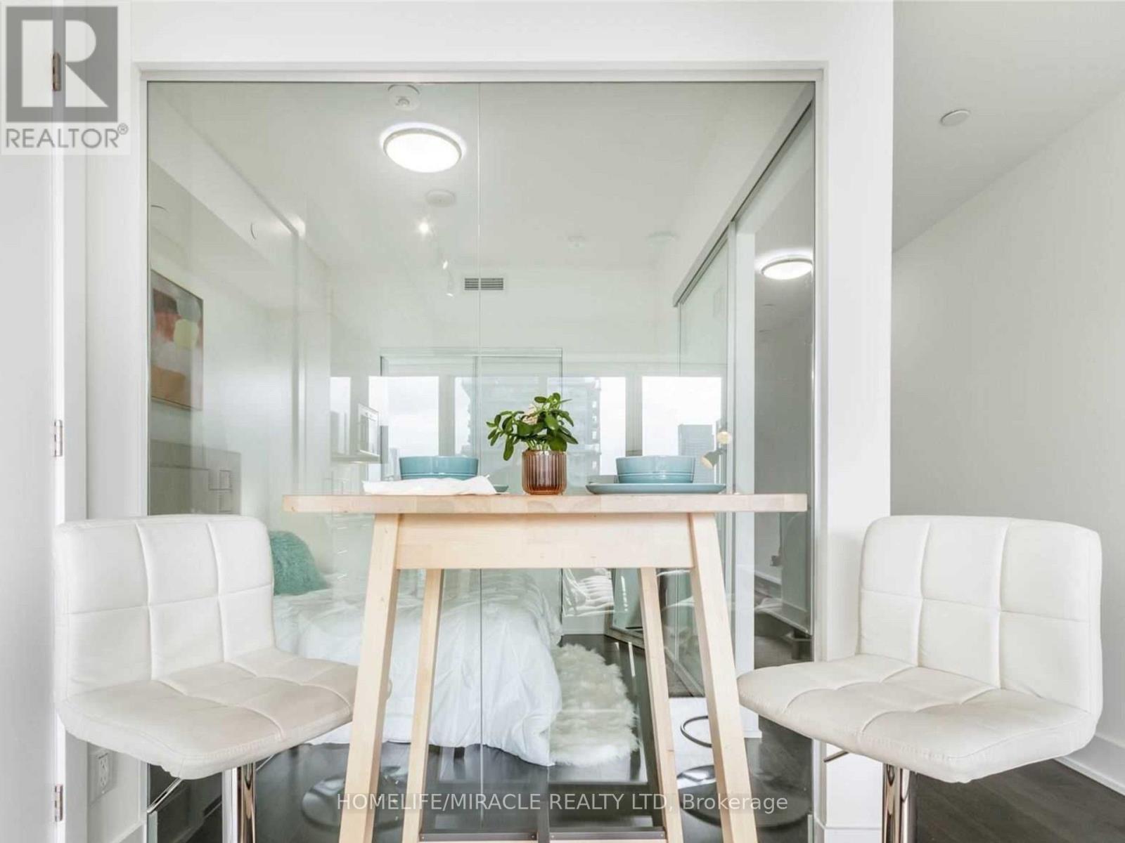 1913 - 403 Church Street, Toronto, ON - Indoor