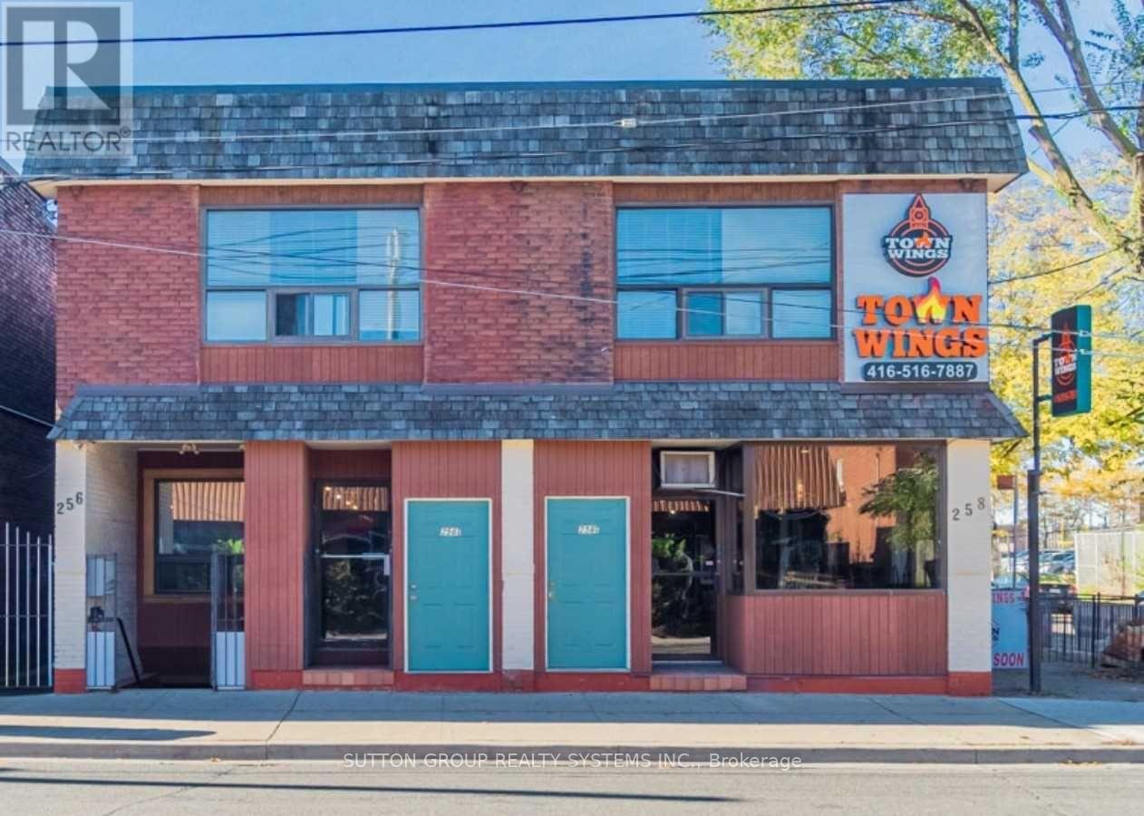 Main - 256 Lansdowne Avenue, Toronto, ON