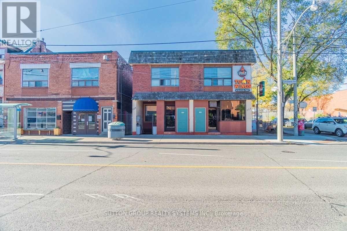 Main - 256 Lansdowne Avenue, Toronto, ON