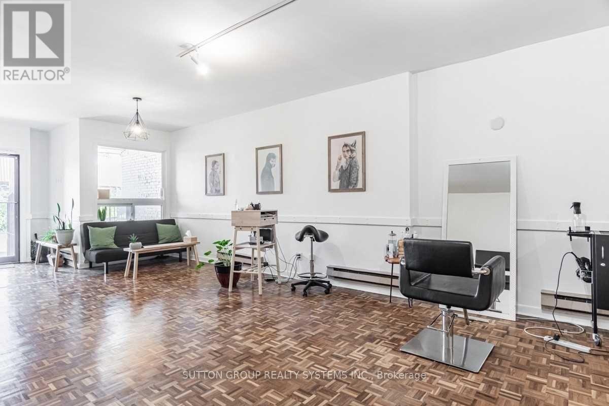 Main - 256 Lansdowne Avenue, Toronto, ON