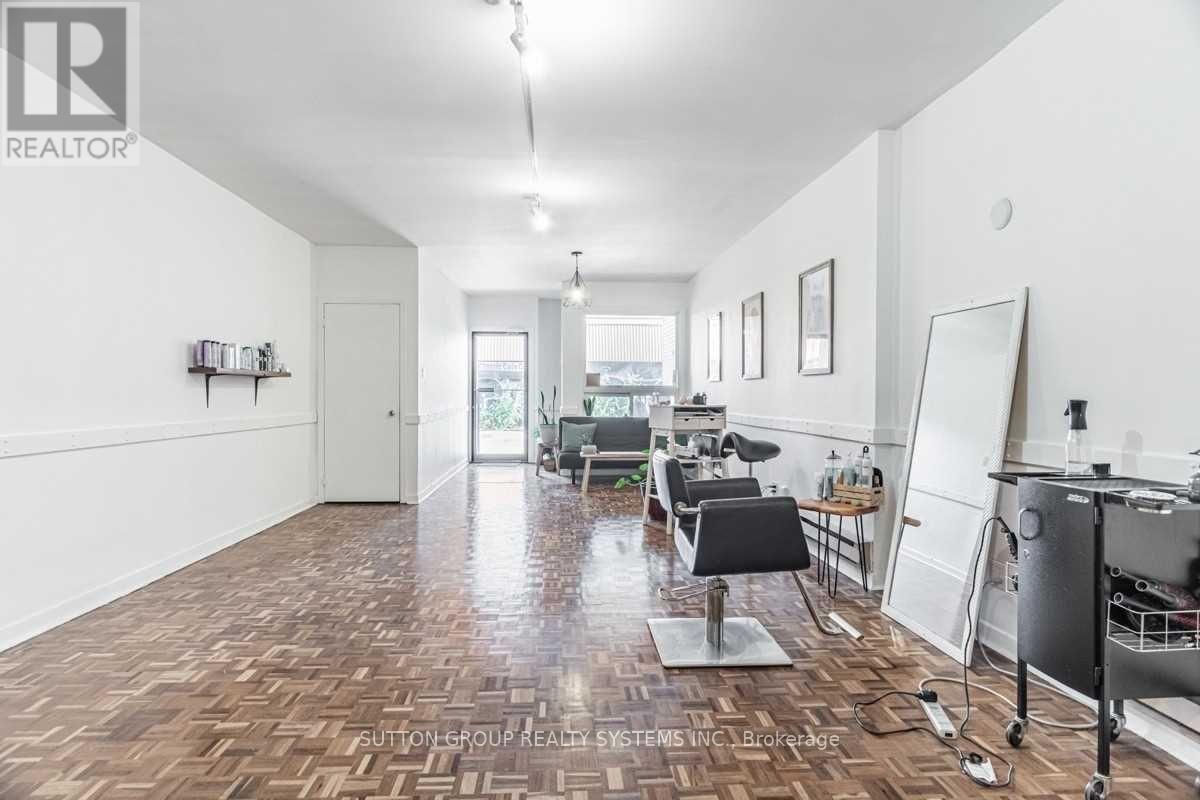 Main - 256 Lansdowne Avenue, Toronto, ON