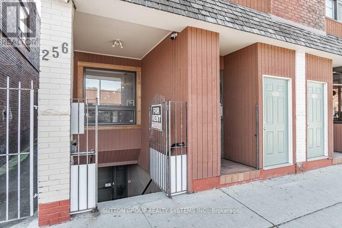 Main - 256 Lansdowne Avenue, Toronto, ON