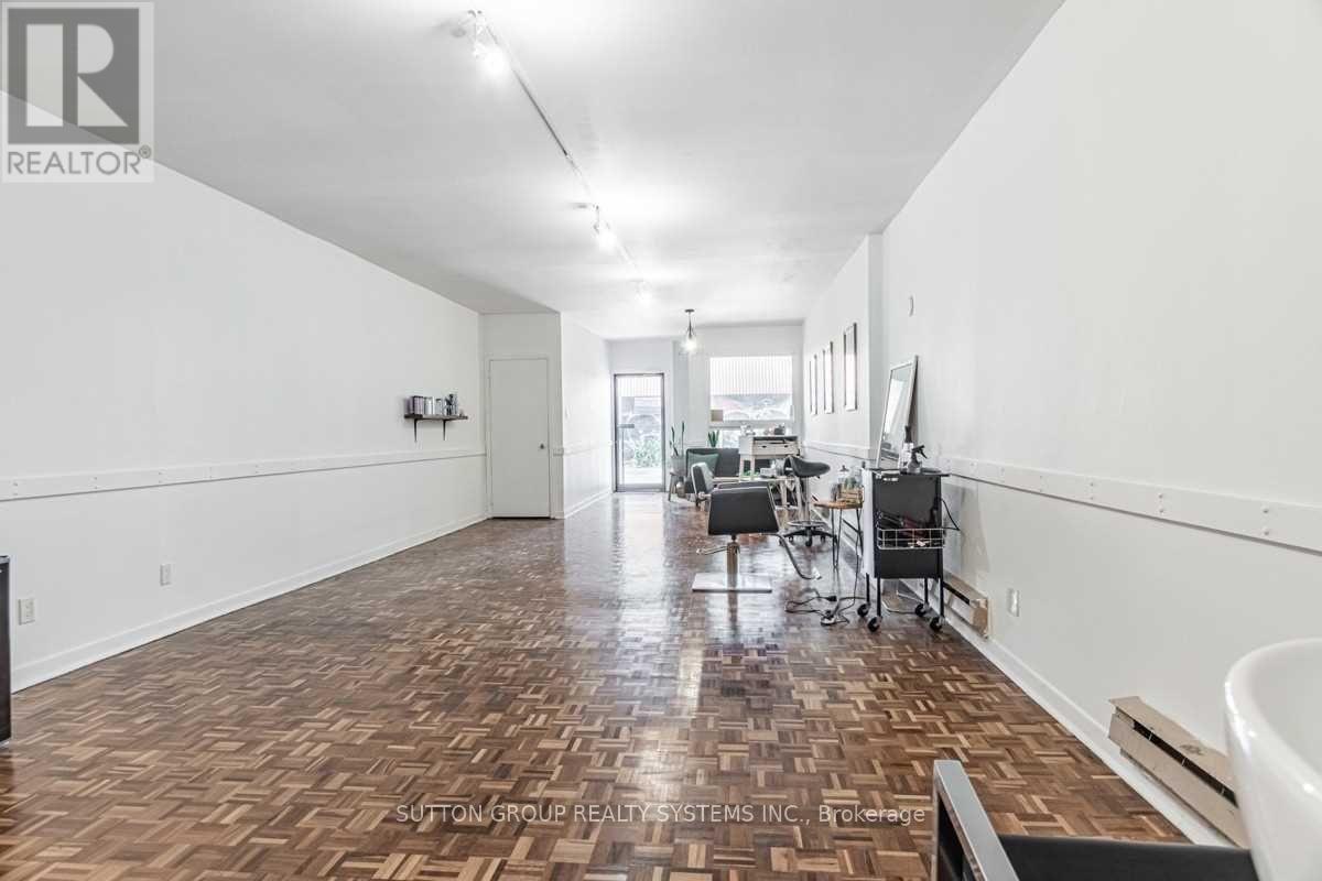 Main - 256 Lansdowne Avenue, Toronto, ON