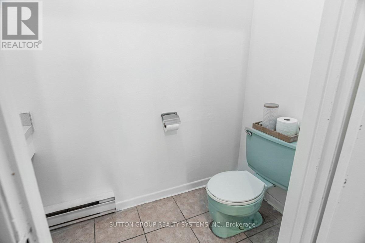 Main - 256 Lansdowne Avenue, Toronto, ON