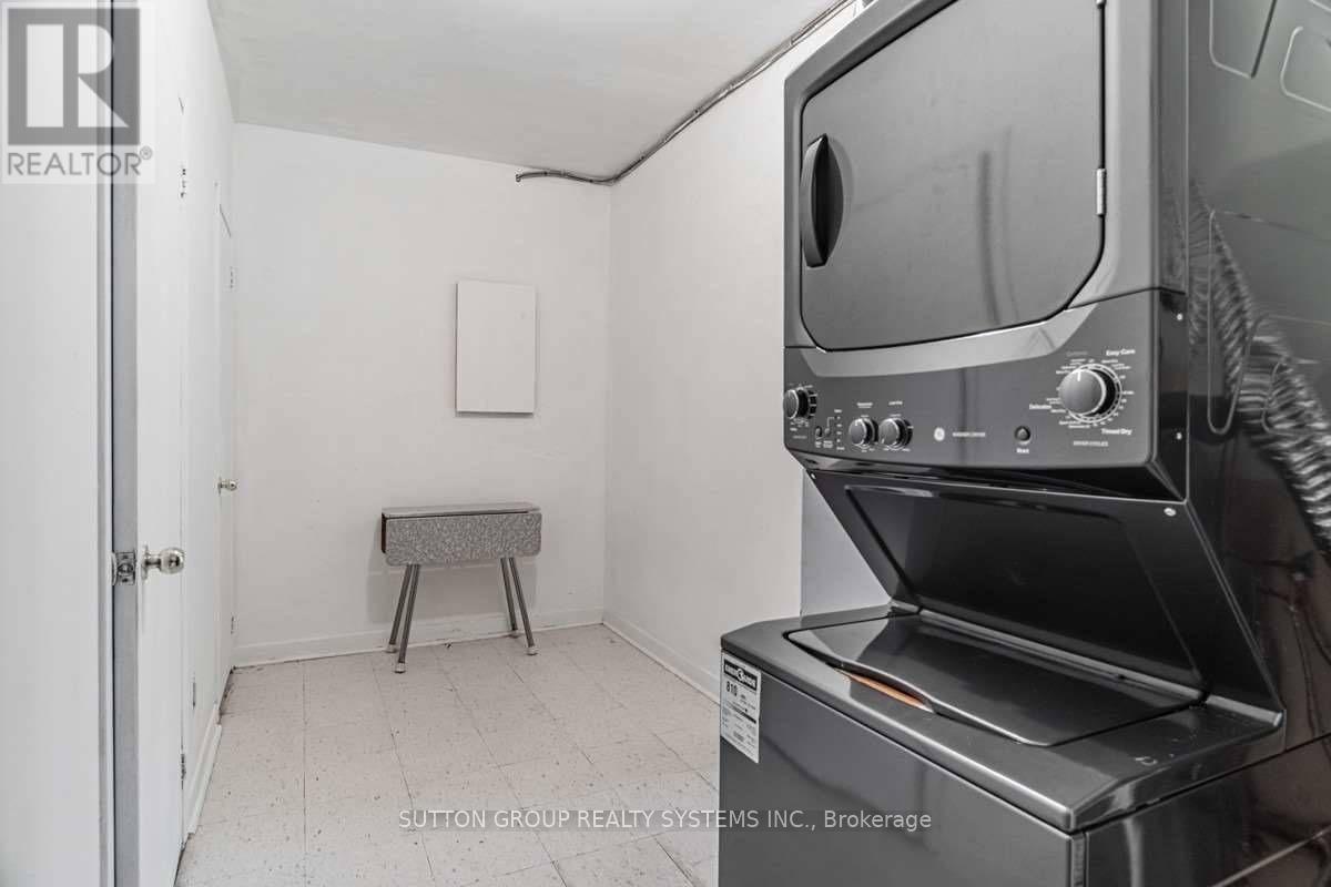 Main - 256 Lansdowne Avenue, Toronto, ON