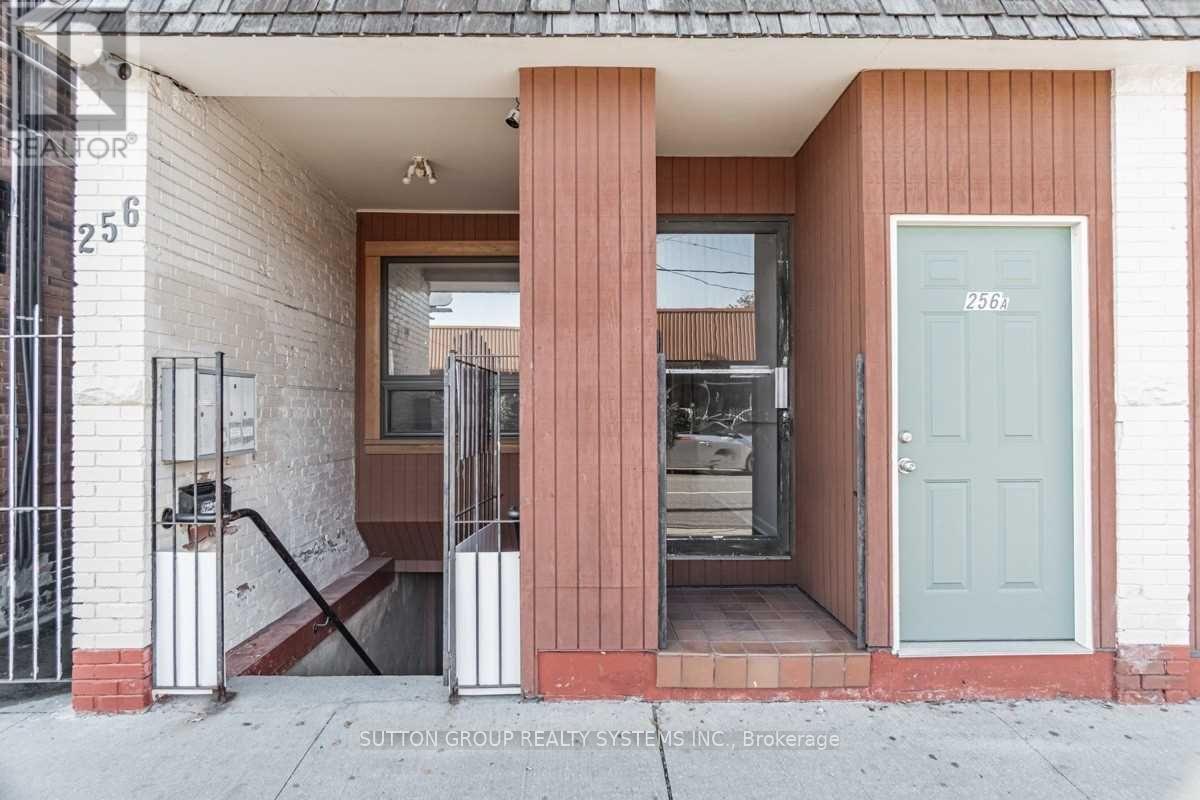 Main - 256 Lansdowne Avenue, Toronto, ON