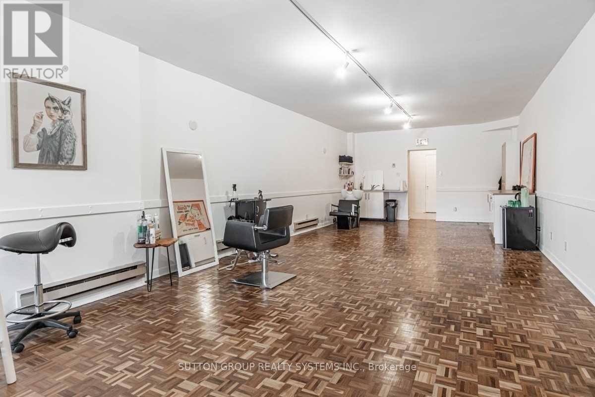 Main - 256 Lansdowne Avenue, Toronto, ON