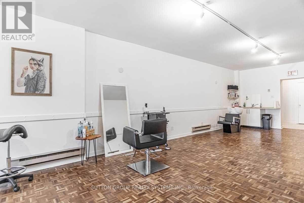 Main - 256 Lansdowne Avenue, Toronto, ON