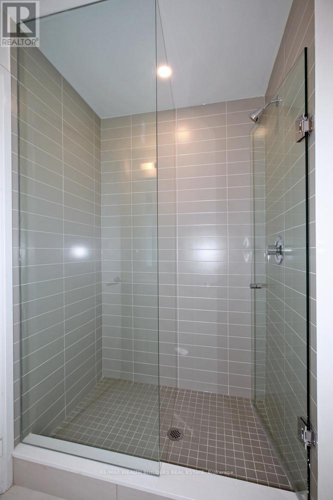 1219E - 576 Front Street W, Toronto, ON - Indoor Photo Showing Bathroom