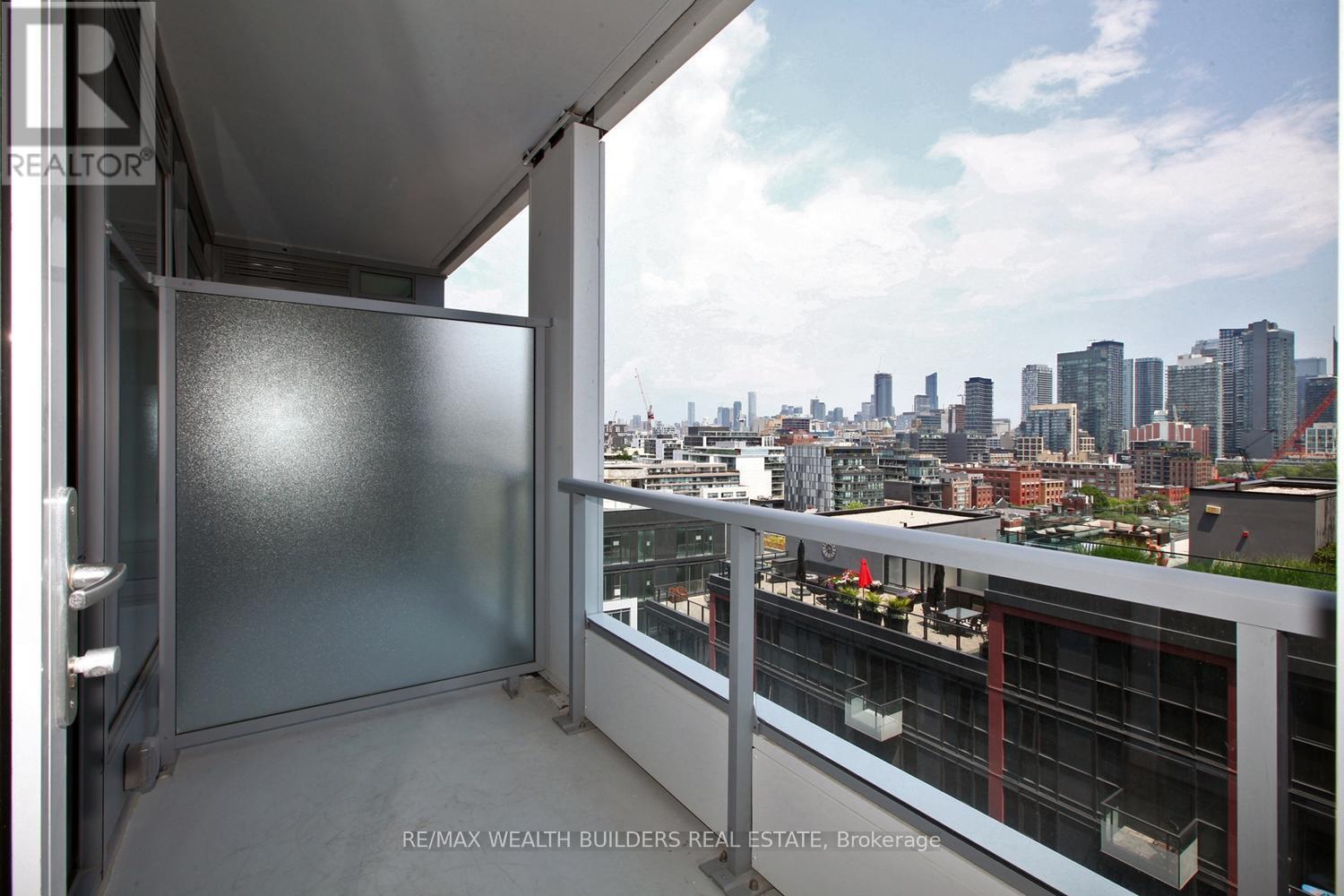 1219E - 576 Front Street W, Toronto, ON - Outdoor With View With Exterior