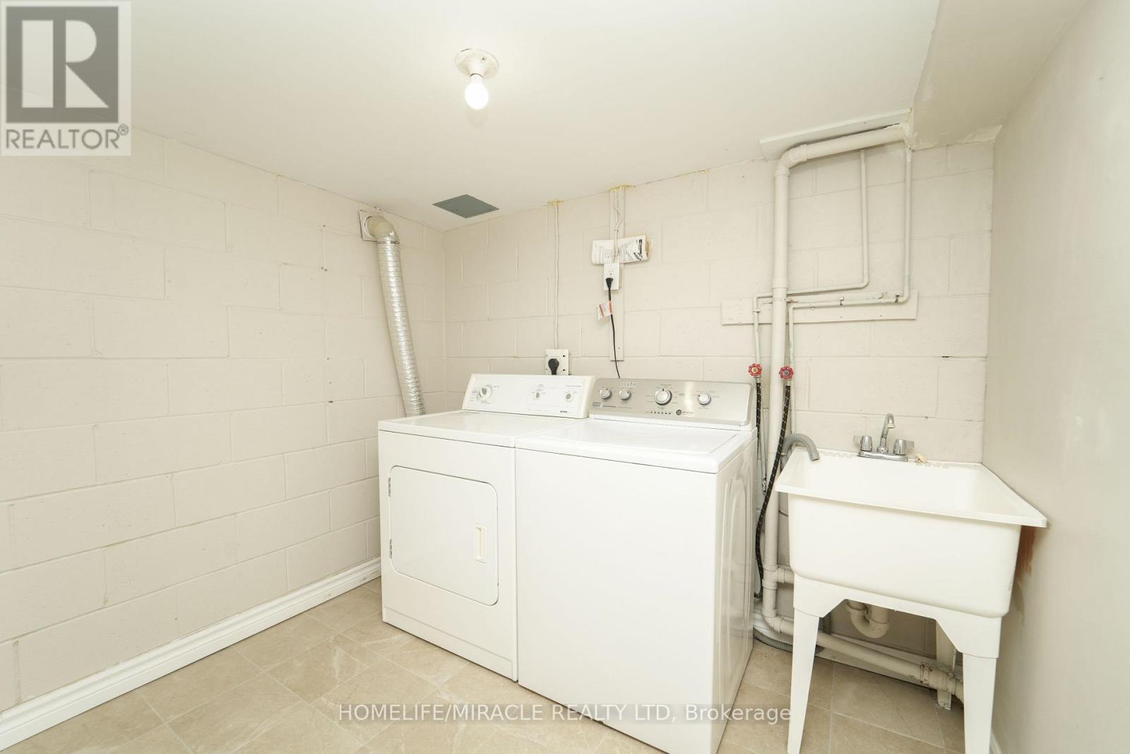 776 Grierson Street, Oshawa, ON - Indoor Photo Showing Laundry Room