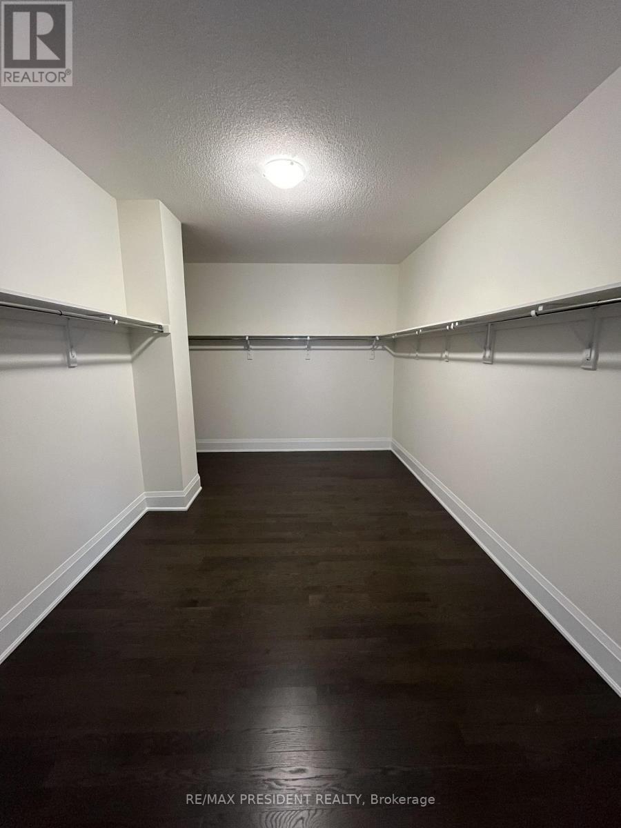 130 Wraggs Road, Bradford West Gwillimbury, ON - Indoor With Storage