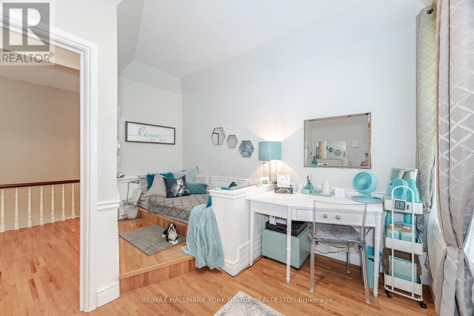 390 Main Street, King, ON - Indoor