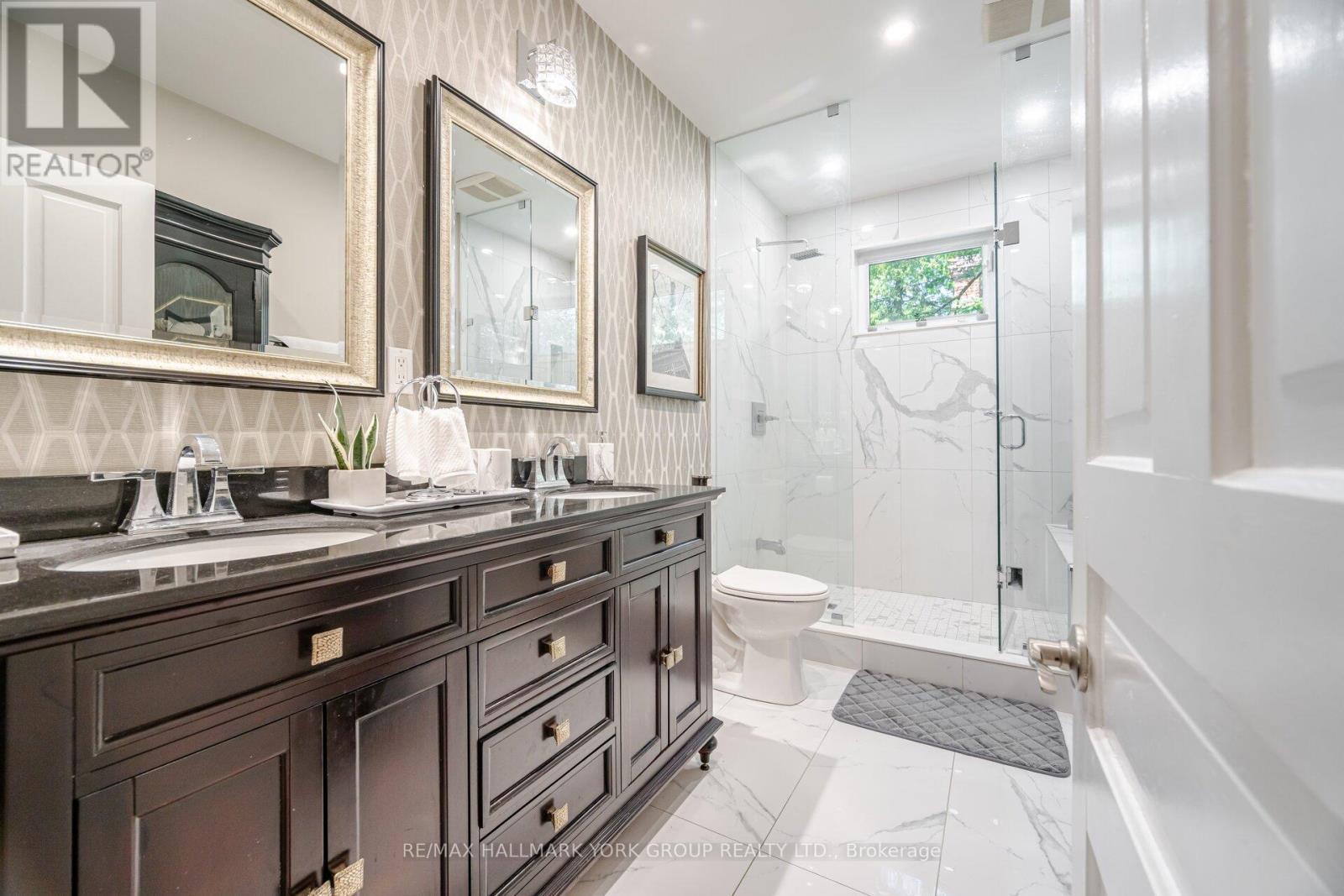 390 Main Street, King, ON - Indoor Photo Showing Bathroom