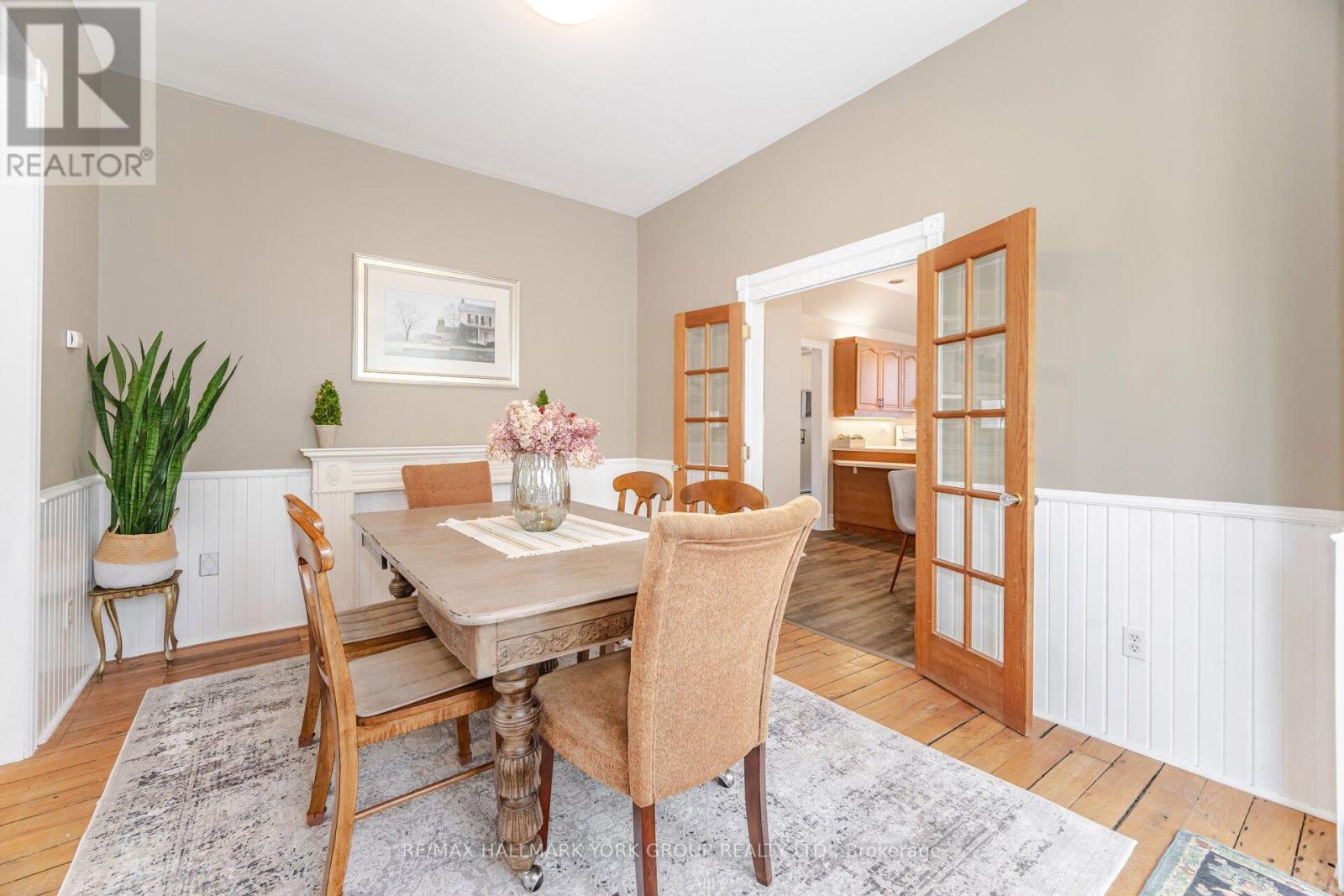 390 Main Street, King, ON - Indoor Photo Showing Dining Room
