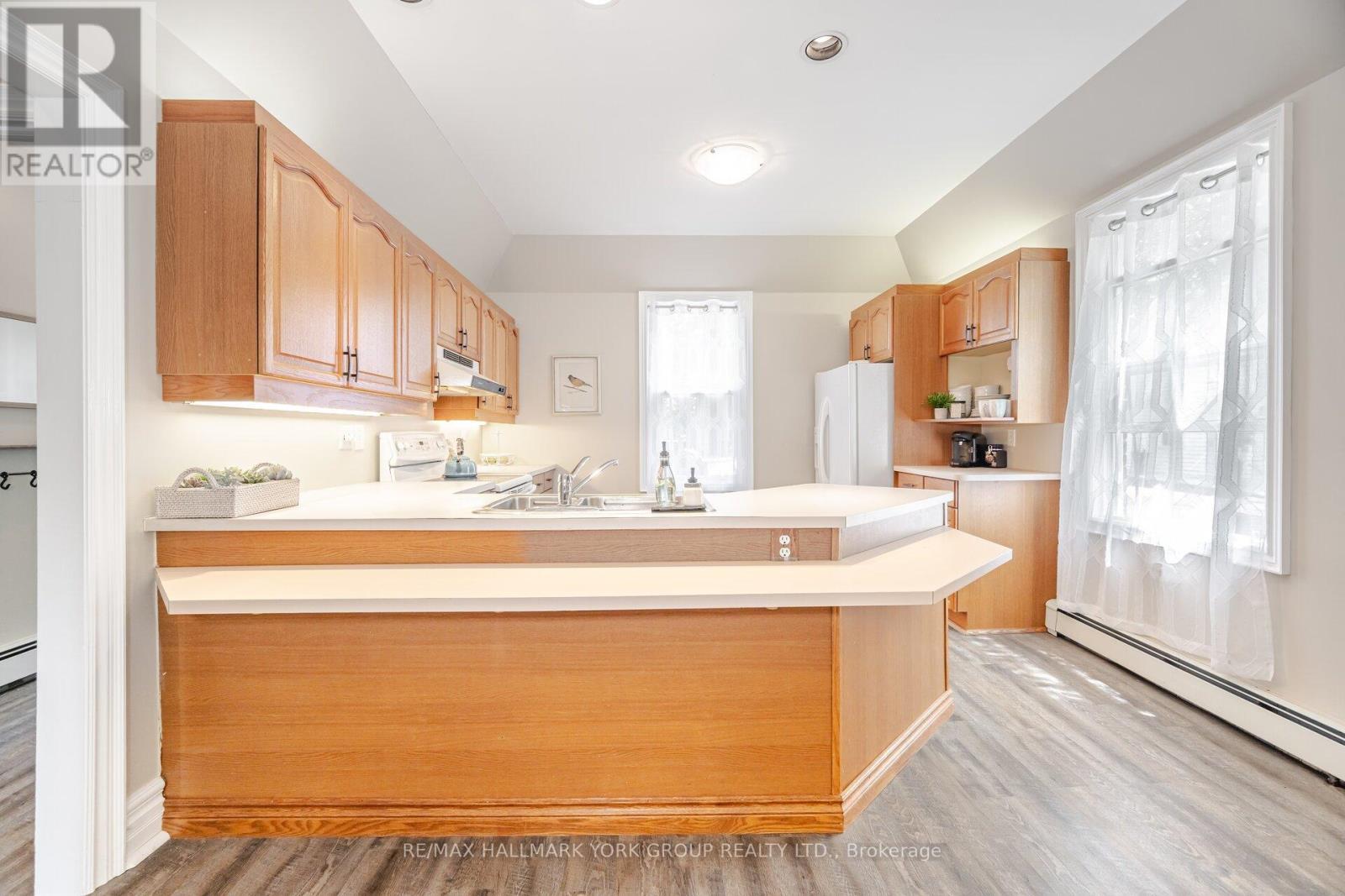 390 Main Street, King, ON - Indoor